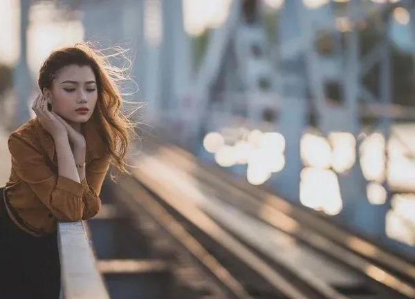 情伤会让一个女孩改变自己吗