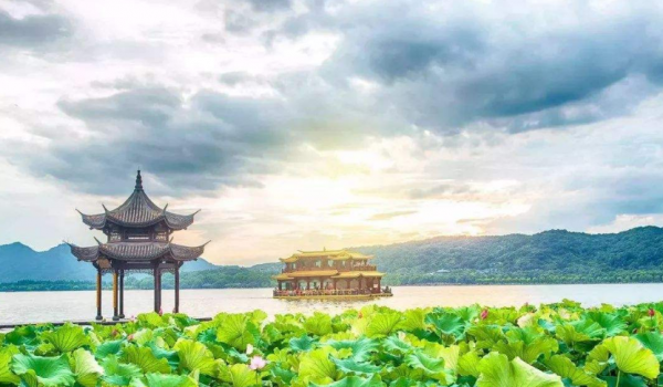欲把西湖比西子下一句