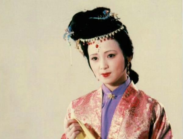 红楼梦里的秦可卿是什么身份