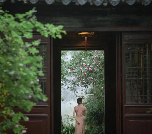 一年级画鸡的古诗赏析