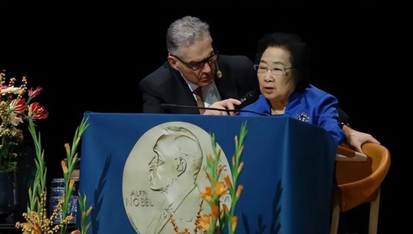诺奖获得者屠呦呦成就