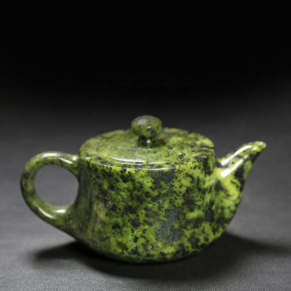 药王石绿色的好还是黑色的好