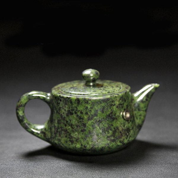 药王石绿色的好还是黑色的好