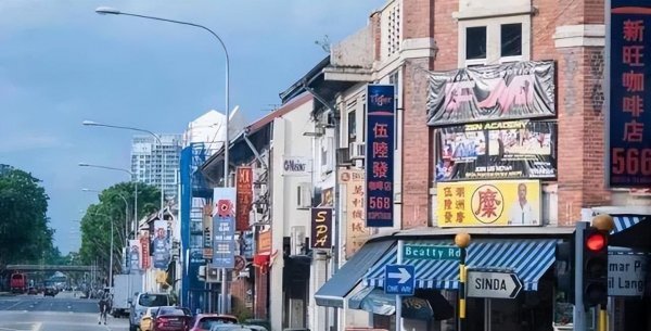 为什么马来西亚人都说中文