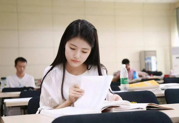 大学学生会有什么部门和职位名字