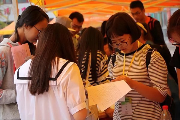 大学学生会有什么部门和职位名字