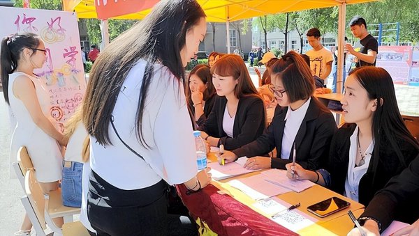 大学学生会有什么部门和职位名字