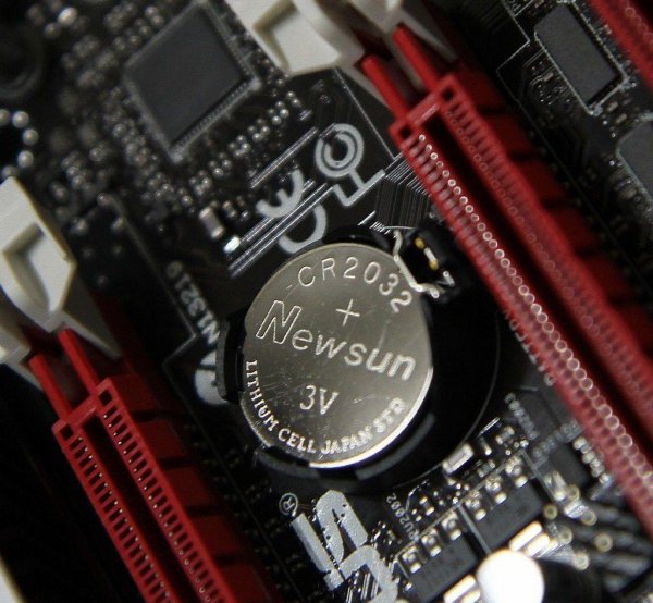 cr2032和cr2025的区别