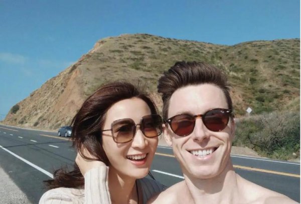 吴雅婷比王栎鑫大几岁