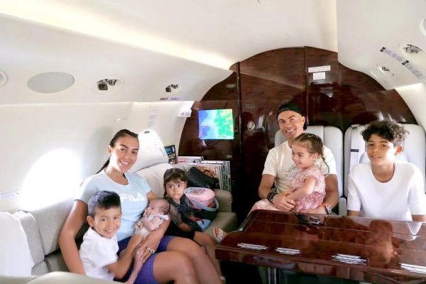 现在c罗有几个娃