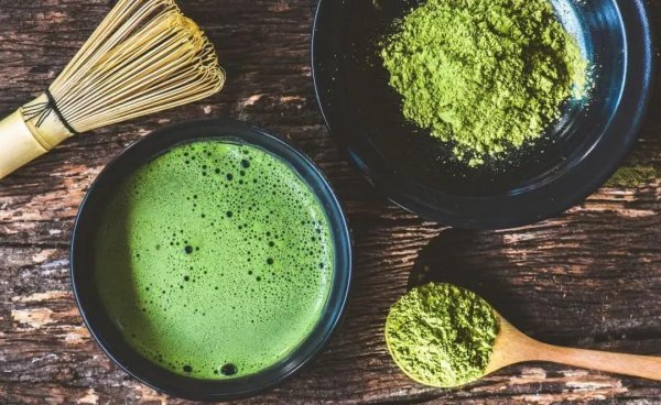 抹茶粉是用什么东西做的