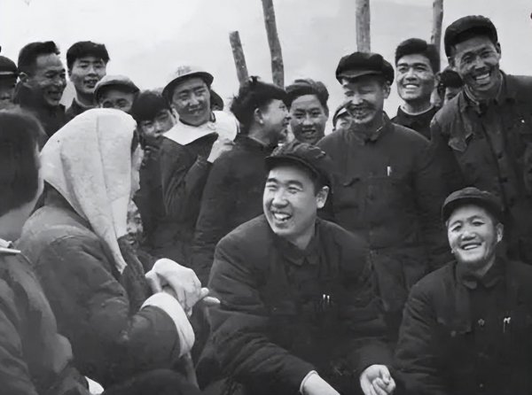红旗渠是谁带头修建的