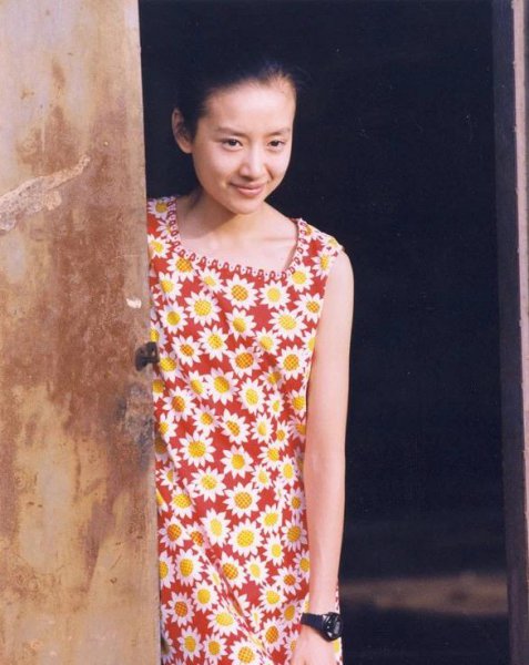 演员潘粤明前妻是谁