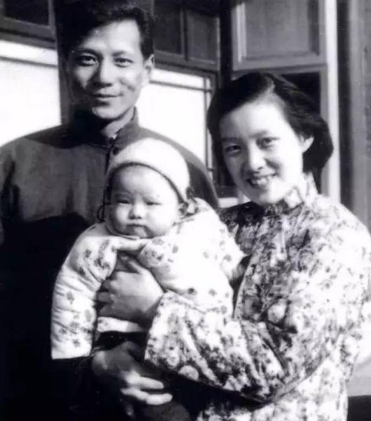 洪晃的四次婚史是怎么回事