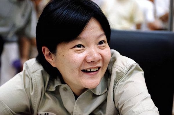 洪晃的四次婚史是怎么回事