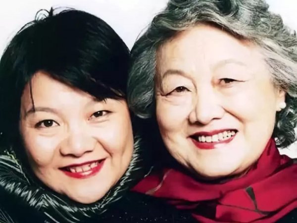 洪晃的四次婚史是怎么回事