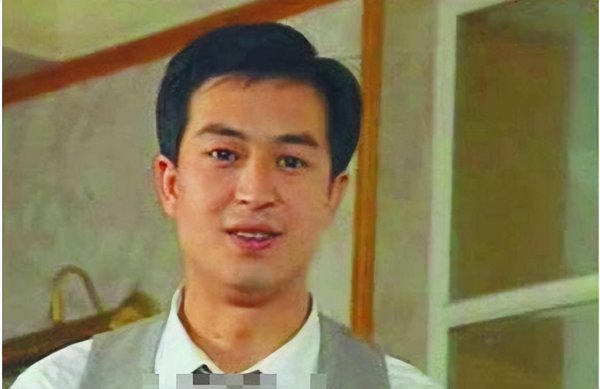 张嘉译前妻是刘威葳还是杜珺
