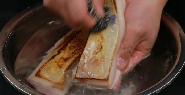 红烧肉怎么做才能软烂而不油腻