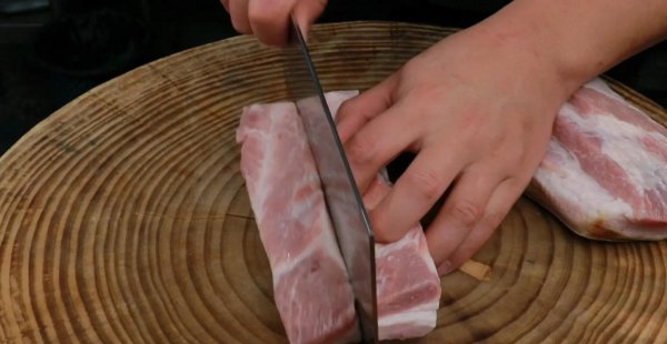 红烧肉怎么做才能软烂而不油腻
