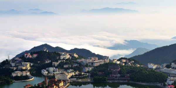 李自成被谁打败赶出北京