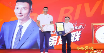 易建联cba年薪多少万 易建联在cba的地位如何