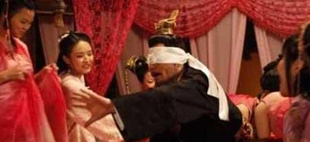 汉灵帝让宫女做过什么事