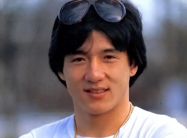 成龙真名到底叫什么