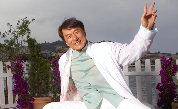 成龙真名到底叫什么