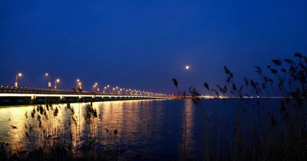 表达热爱家乡的诗句