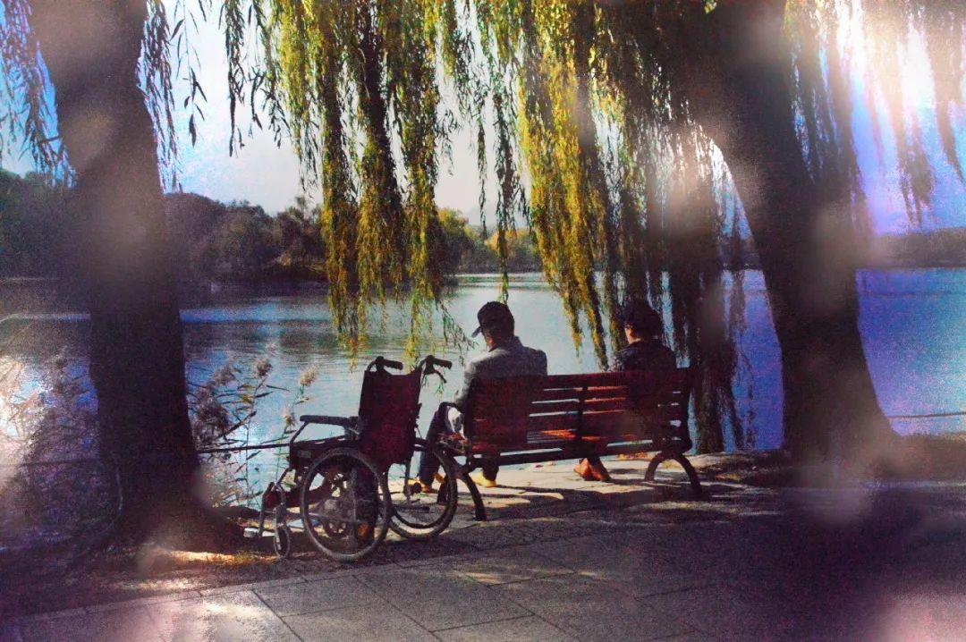 关于死亡的诗句有哪些