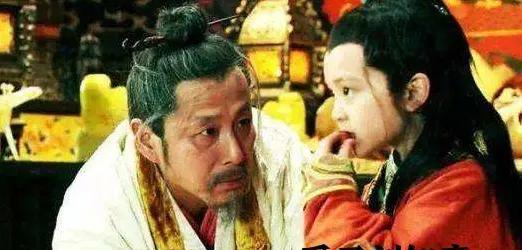 戚夫人做成人彘后多久死了