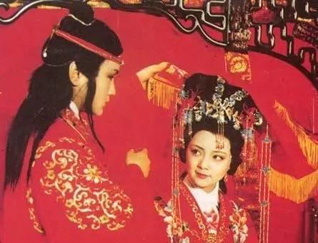 黛玉临终前为什么李纨在场