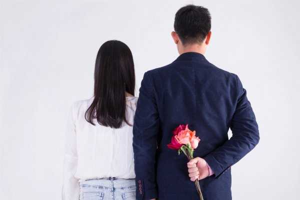 如何高情商的和男生聊天找话题