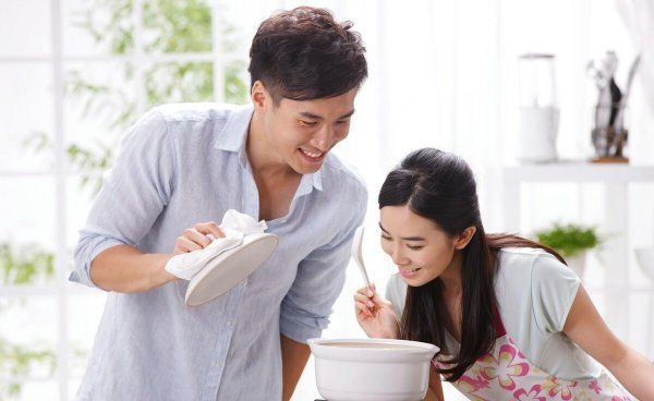 长期和老公两地分居怎么办