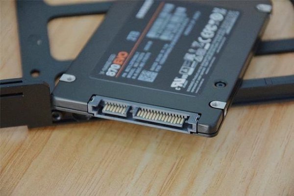m.2接口sata和nvme区别