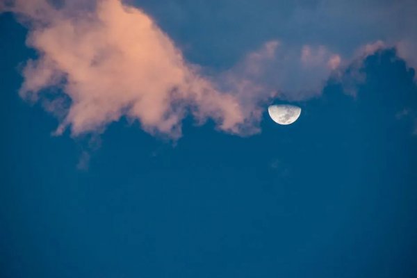 描写月亮的唯美句子