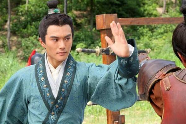 龙城飞将是指谁