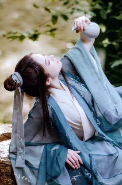 古诗词中含酒的诗句大全