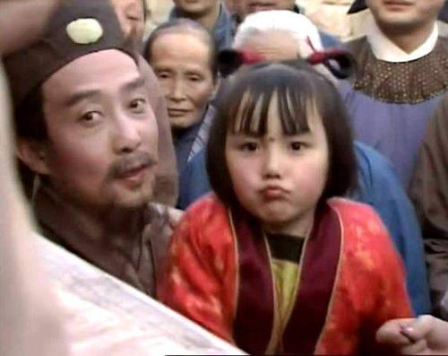 英莲在红楼梦中的作用