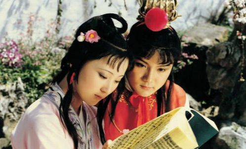 英莲在红楼梦中的作用