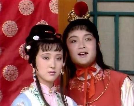 英莲在红楼梦中的作用