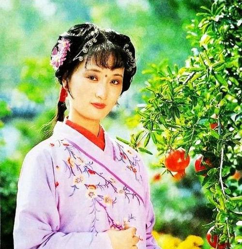 英莲在红楼梦中的作用