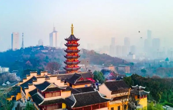 多少楼台烟雨中全诗意思