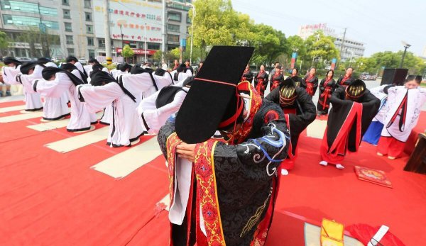 端午节到底和屈原有没有关系