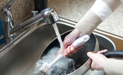 除锅底黑垢妙招介绍 在家去除锅底黑污垢3个小妙招