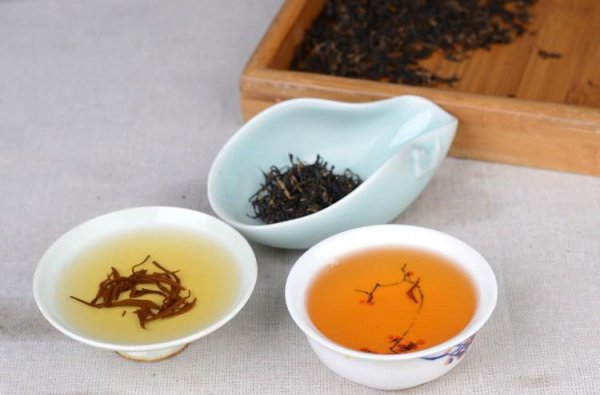 红茶为什么不是redtea而叫blacktea