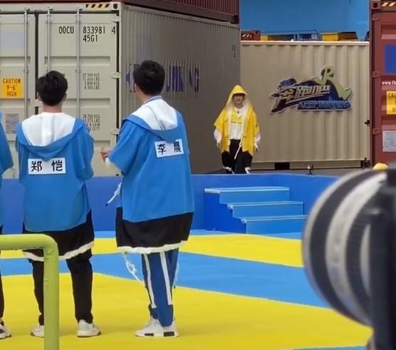 R1SE男团队长周震南多高