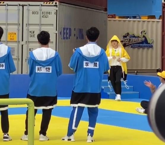 R1SE男团队长周震南多高