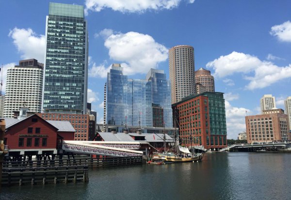 美元100元头像是谁