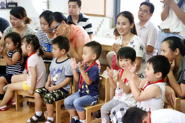 4周岁上幼儿园小班晚不晚